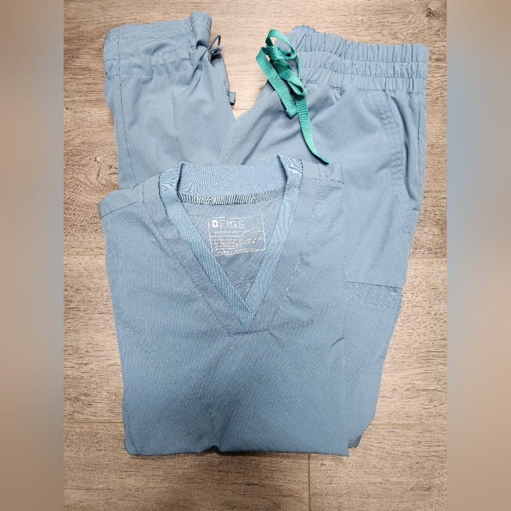 Figs scrubs FREEx cool blue jogger set S/M